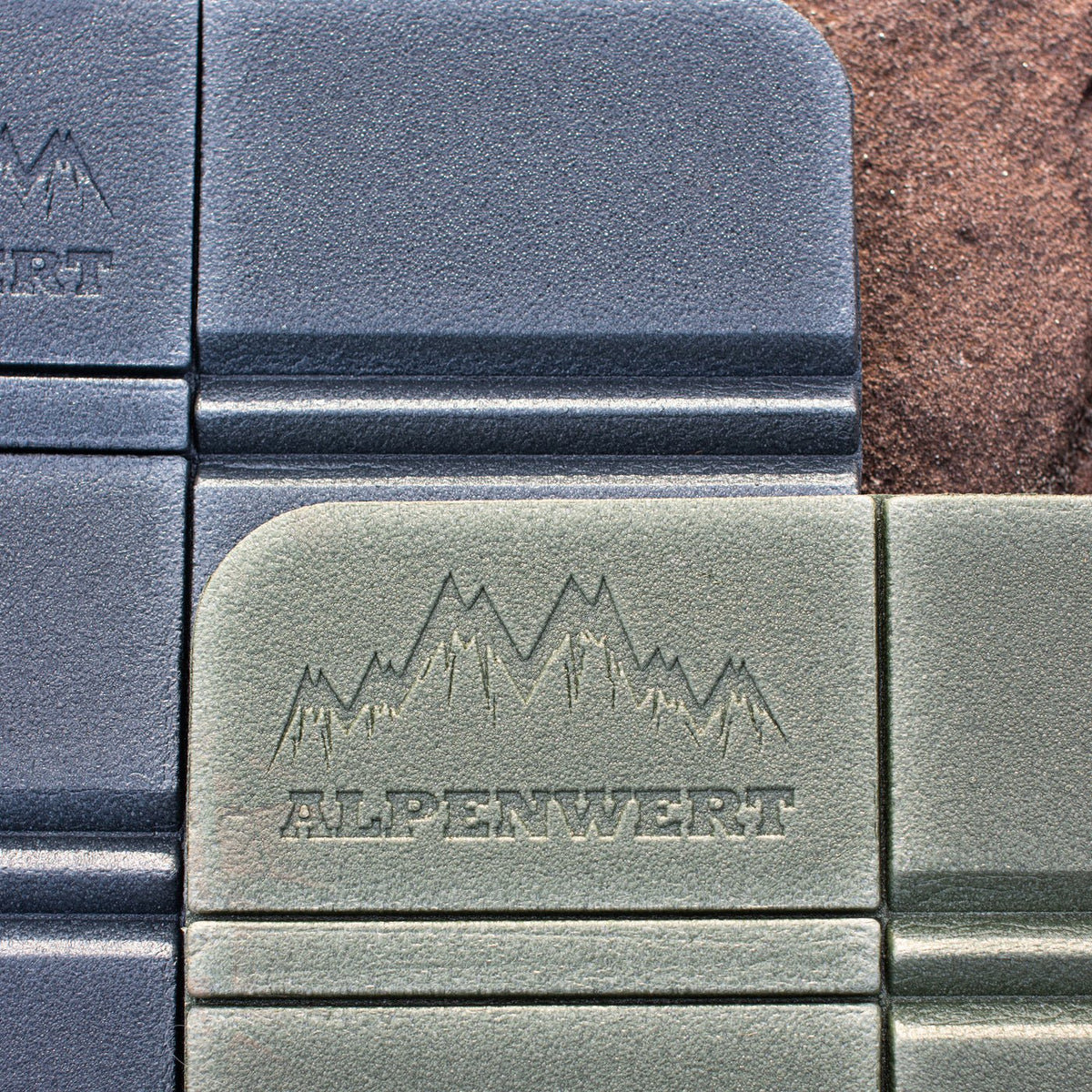 GRATIS - Outdoor Sitzkissen faltbar 2er Set – Leicht & isolierend - ALPENWERT